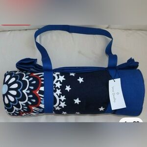 Vera Bradley Beach Blanket Fireworks Medallion 64”x 64” nwt $79 carry strap